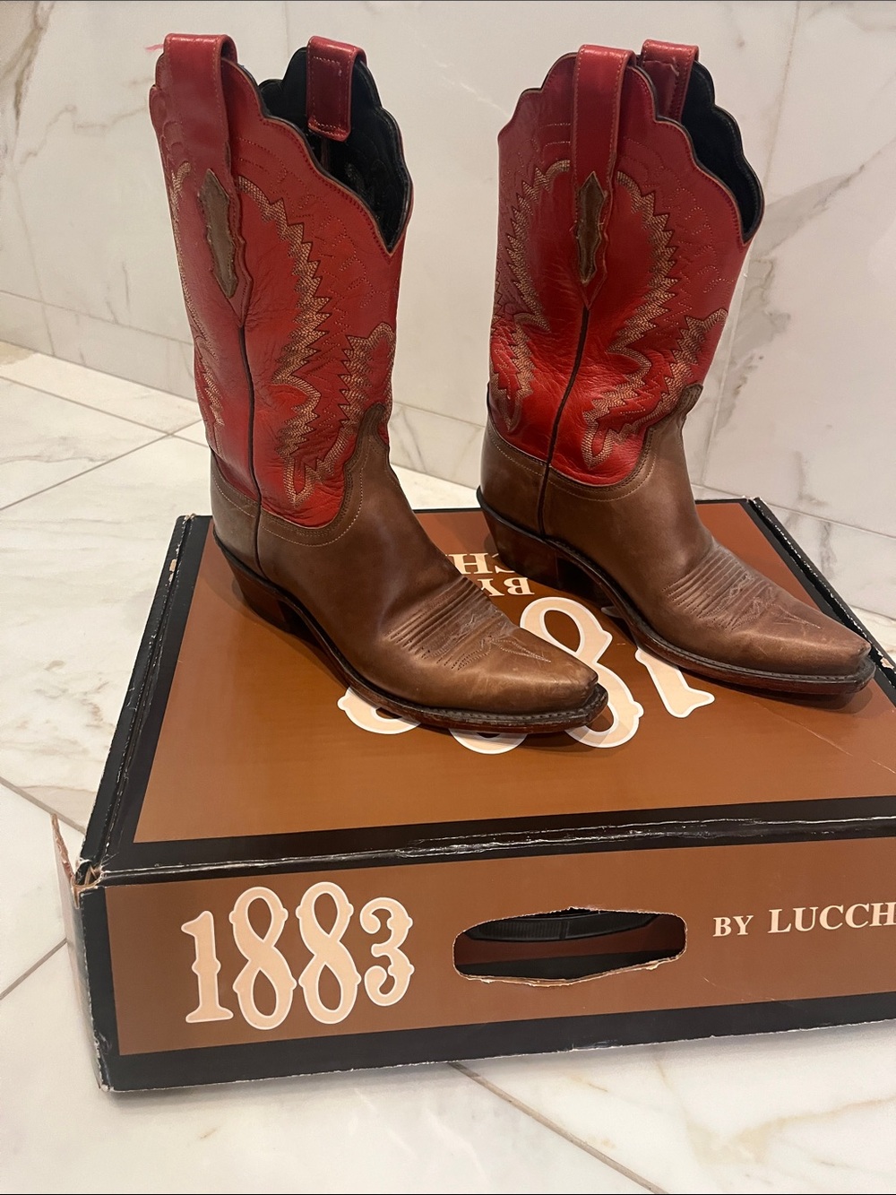 Lucchese 1883 Carmel Foot with Red Shaft Women’s Cowboy Boots size 7.5